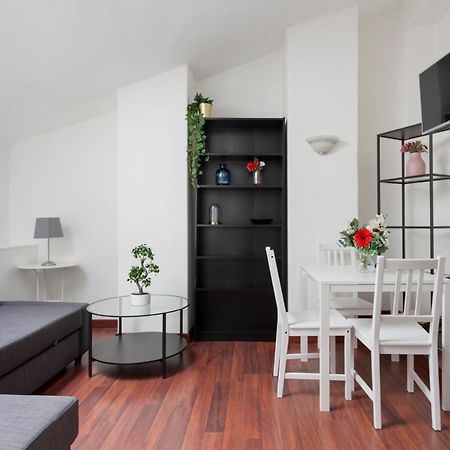 1 Bedroom & 1 Living Room Apt - Duomo 5 Milano Dış mekan fotoğraf