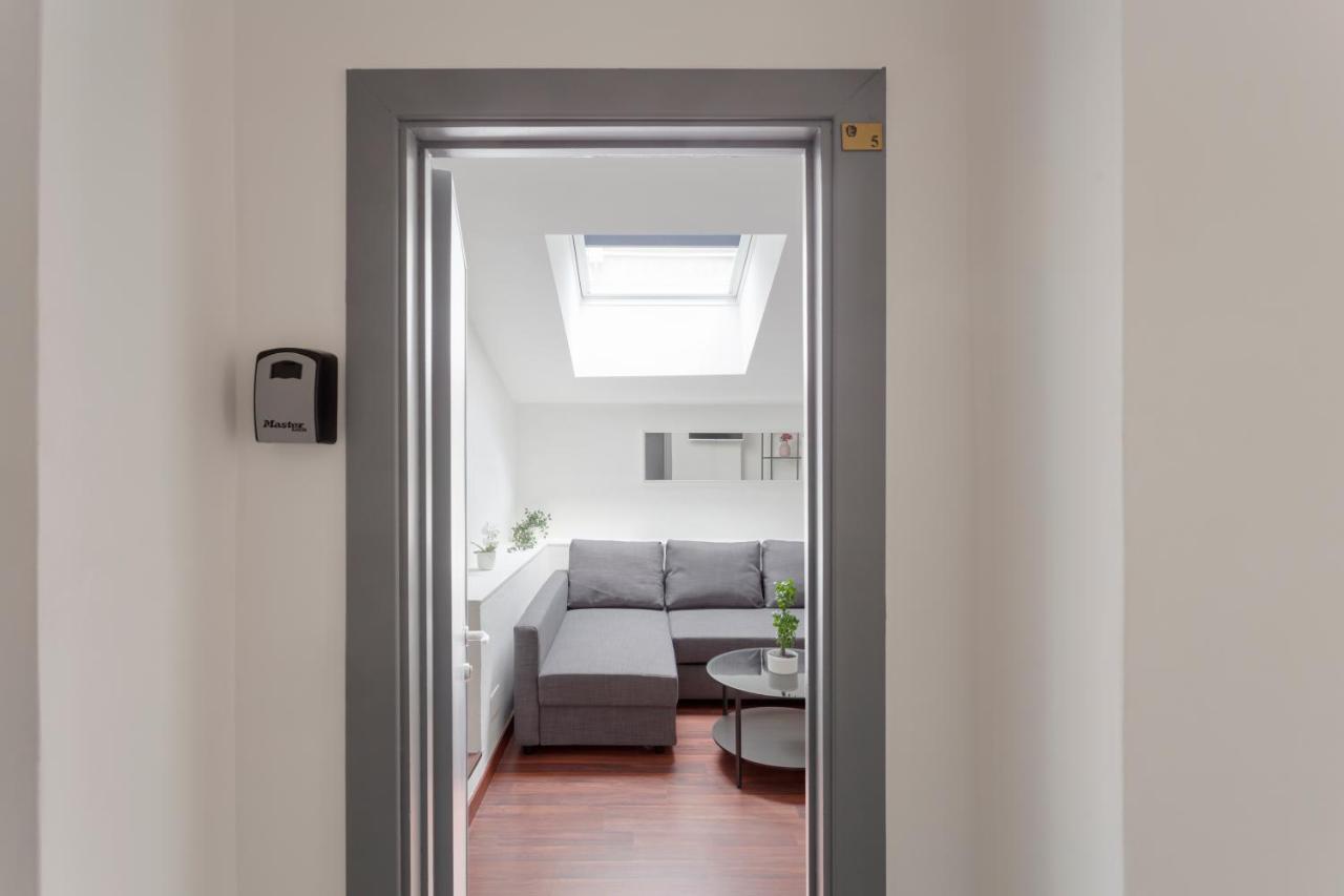 1 Bedroom & 1 Living Room Apt - Duomo 5 Milano Dış mekan fotoğraf