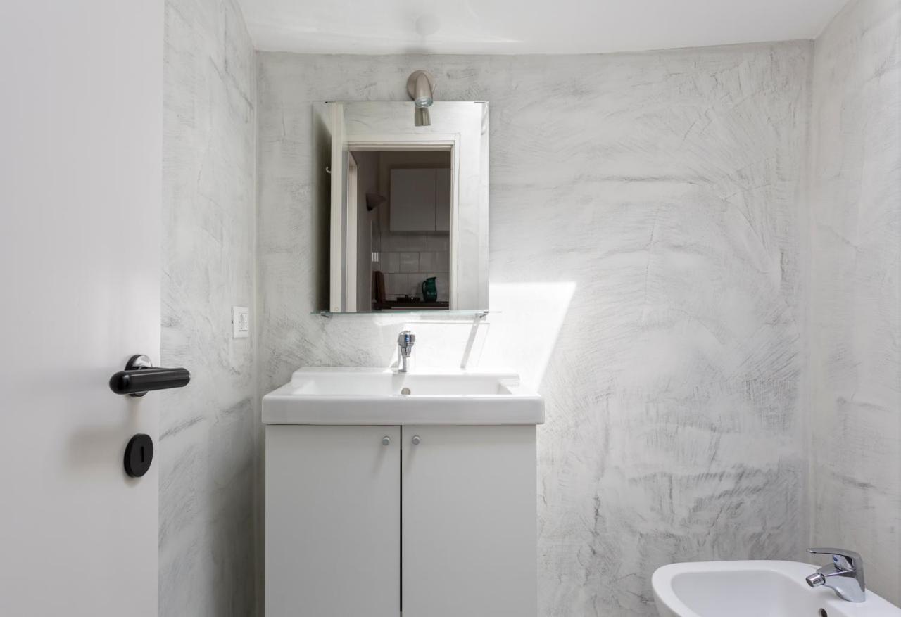1 Bedroom & 1 Living Room Apt - Duomo 5 Milano Dış mekan fotoğraf