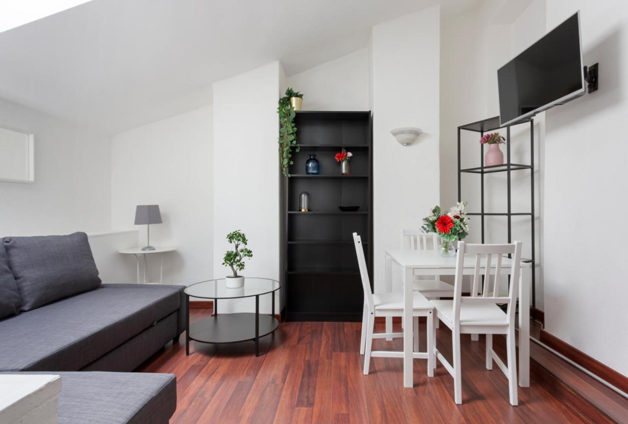 1 Bedroom & 1 Living Room Apt - Duomo 5 Milano Dış mekan fotoğraf